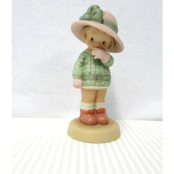 1993 Enesco Memories of Yesterday "Blowing A Kiss to a Dear I Miss" Figurine - Picture 4 of 4